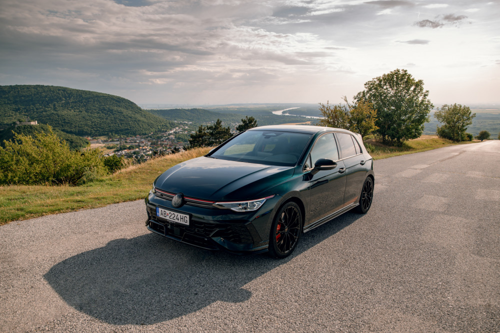 Volkswagen Golf GTI EDITION 50